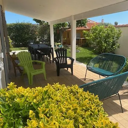 Villa Luxe, Avec Jardin, Piscine Privee, Proche De La *