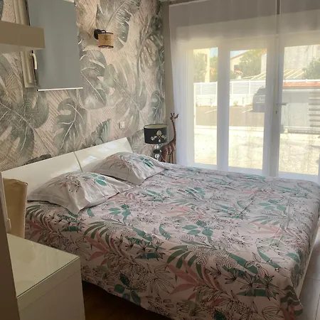 Villa Luxe, Avec Jardin, Piscine Privee, Proche De La